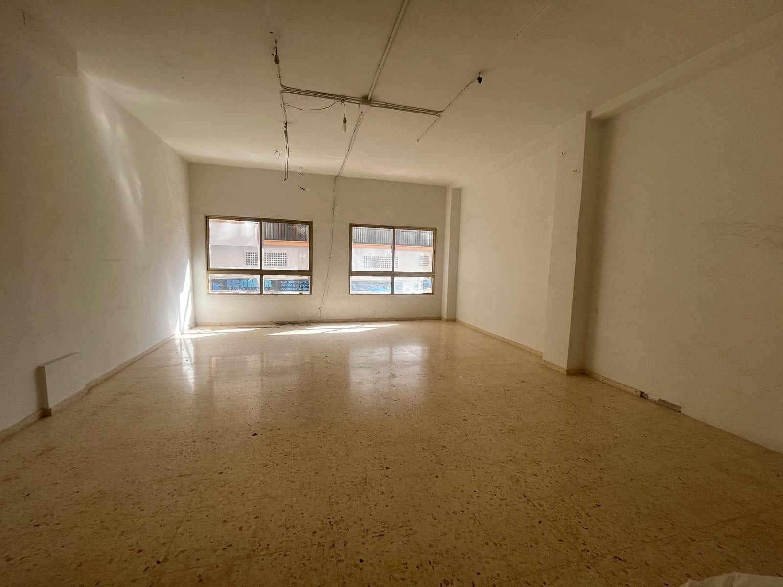 Kaupallinen myytävänä paikassa Calpe / Calp - 169 000 € (Ref: 9235976)
