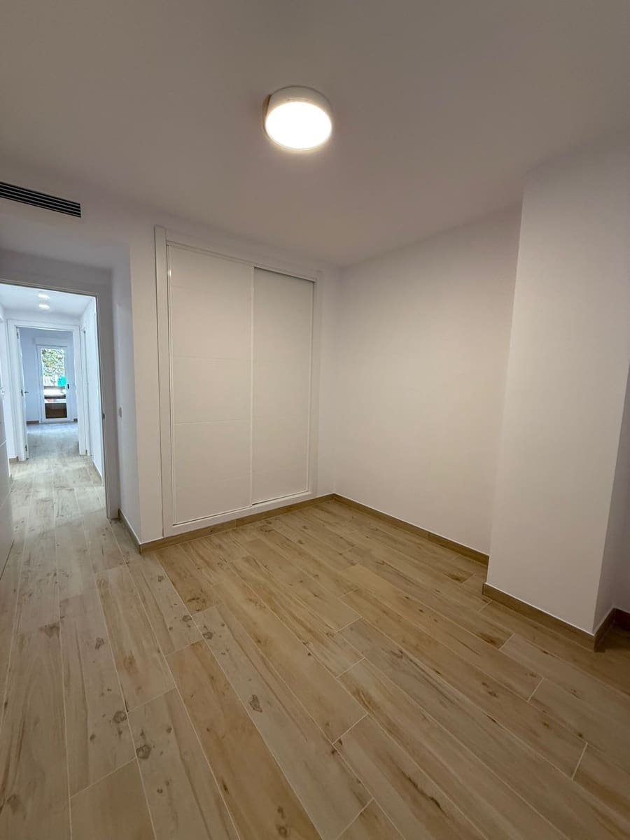 2 bedroom Apartment for rent in Calpe / Calp - € 1,300 (Ref: 9402854)