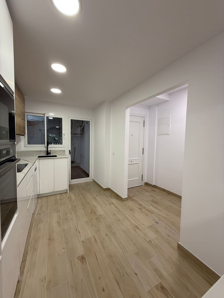 2 bedroom Apartment for rent in Calpe / Calp - € 1,300 (Ref: 9402854)