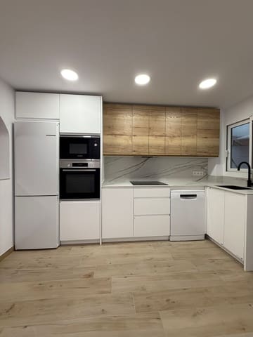 2 soveværelse Lejlighed til leje i Calpe / Calp - € 1.300 (Ref: 9402854)