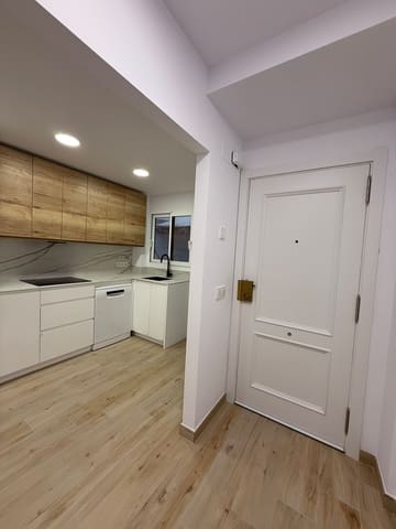 2 soveværelse Lejlighed til leje i Calpe / Calp - € 1.300 (Ref: 9402854)