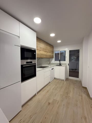 2 soveværelse Lejlighed til leje i Calpe / Calp - € 1.300 (Ref: 9402854)