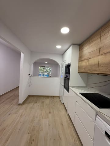 2 soveværelse Lejlighed til leje i Calpe / Calp - € 1.300 (Ref: 9402854)