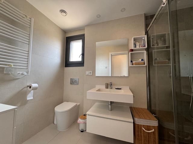 2 soveværelse Lejlighed til leje i Calpe / Calp med garage - € 1.600 (Ref: 9421833)