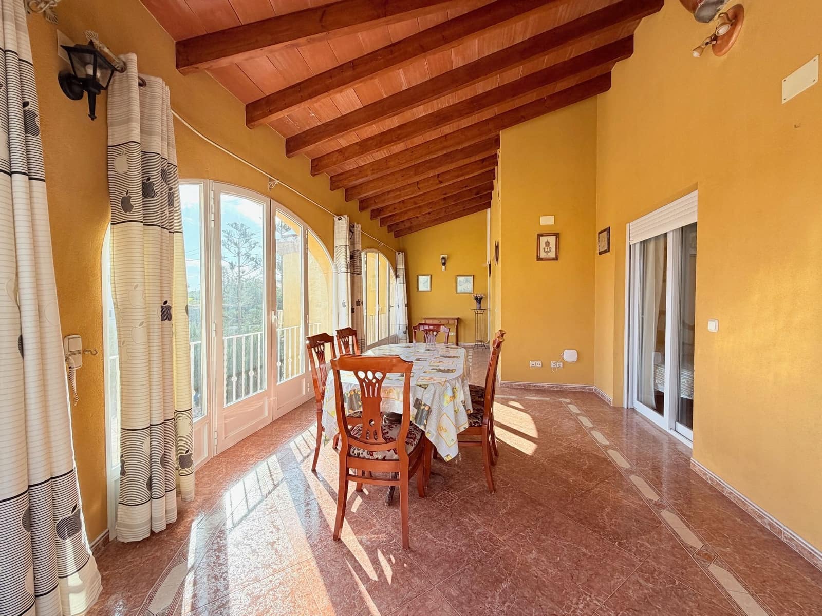 3 soverom Villa til leie i Calpe / Calp med svømmebasseng garasje - € 1 300 (Ref: 9455830)