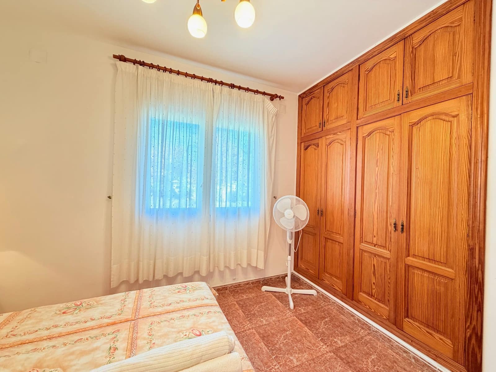 3 soverom Villa til leie i Calpe / Calp med svømmebasseng garasje - € 1 300 (Ref: 9455830)