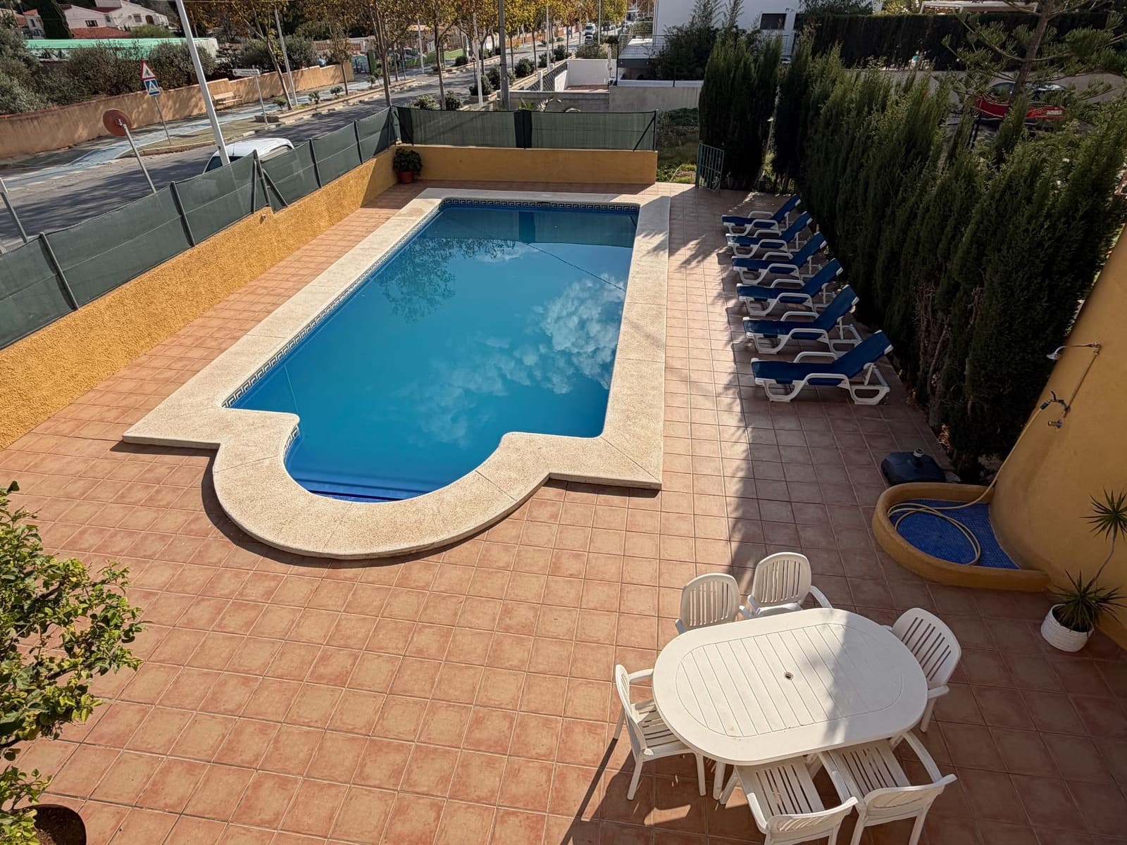 3 soverom Villa til leie i Calpe / Calp med svømmebasseng garasje - € 1 300 (Ref: 9455830)