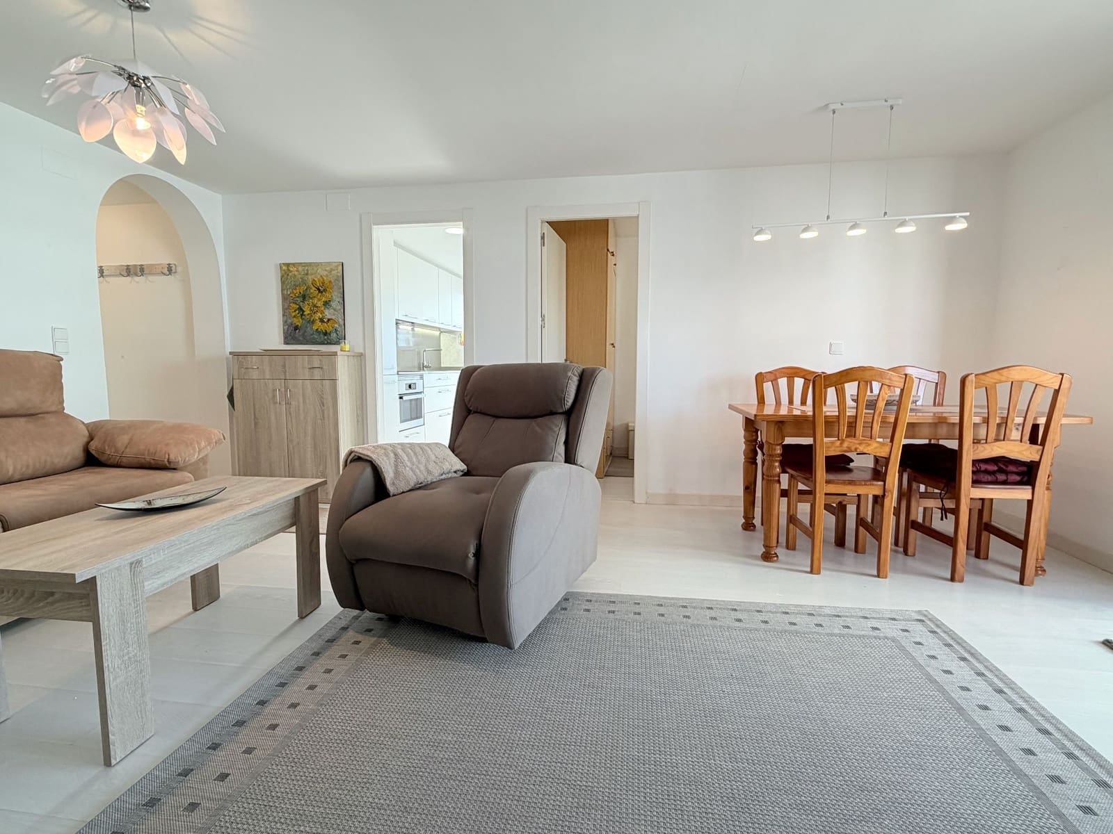 2 bedroom Apartment for rent in Calpe / Calp with garage - € 1,350 (Ref: 9508261)