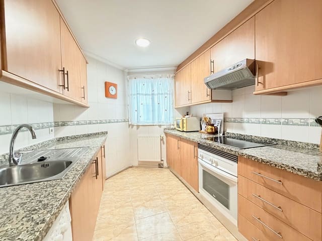 3 quarto Apartamento para venda em Pueblo, Calpe / Calp com garagem - 290 000 € (Ref: 9610792)