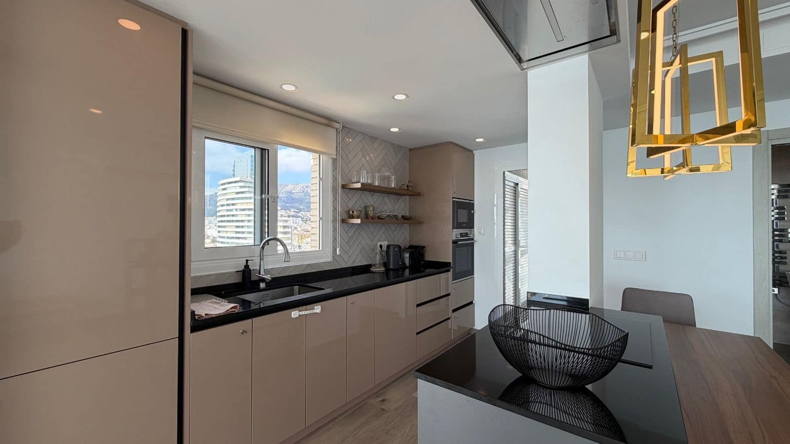 2 soverom Leilighet til salgs i Calpe / Calp med svømmebasseng garasje - € 575 000 (Ref: 9643717)