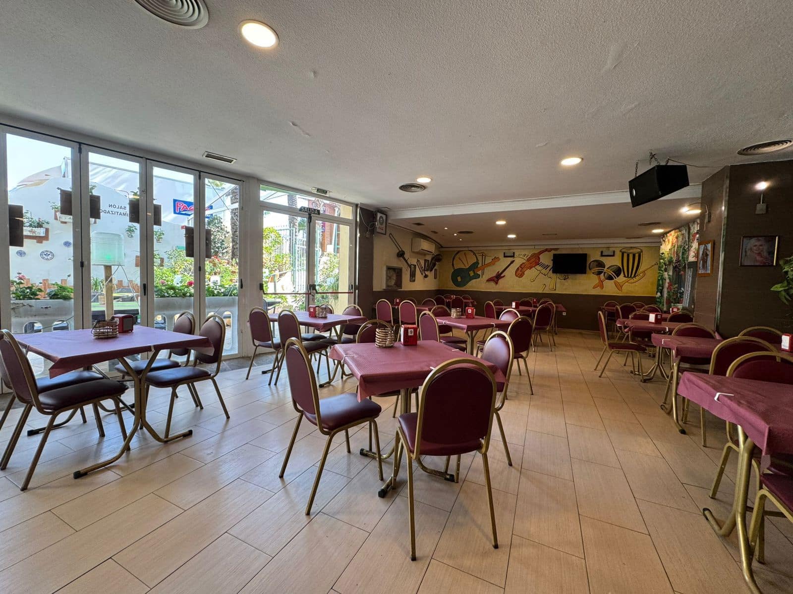 Kommersiell til salgs i Calpe / Calp - € 250 000 (Ref: 9714467)