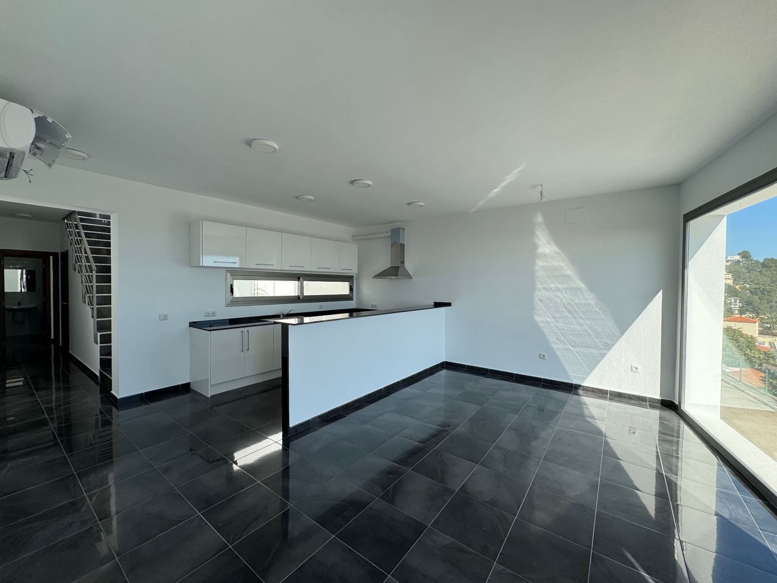 5 makuuhuone Bungalow myytävänä paikassa Calpe / Calp mukana uima-altaan 
autotalli - 568 500 € (Ref: 9751576)