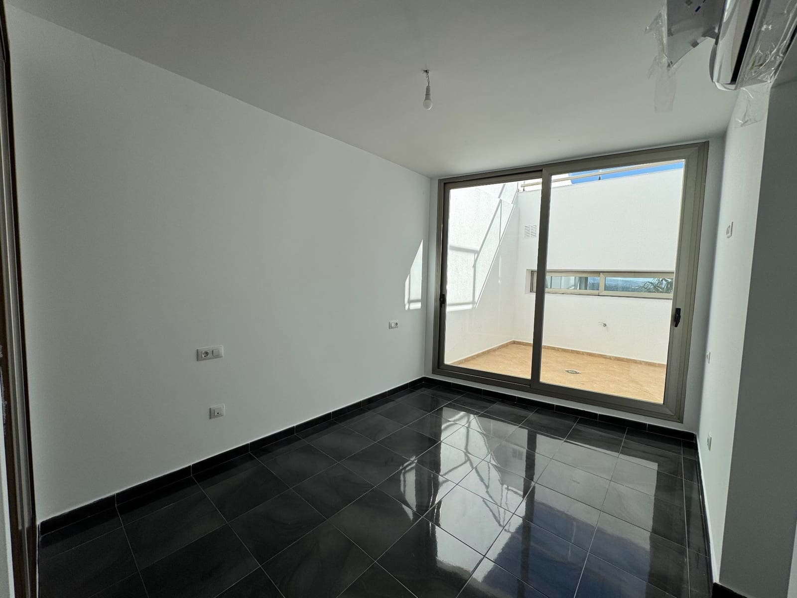 5 makuuhuone Bungalow myytävänä paikassa Calpe / Calp mukana uima-altaan 
autotalli - 568 500 € (Ref: 9751576)