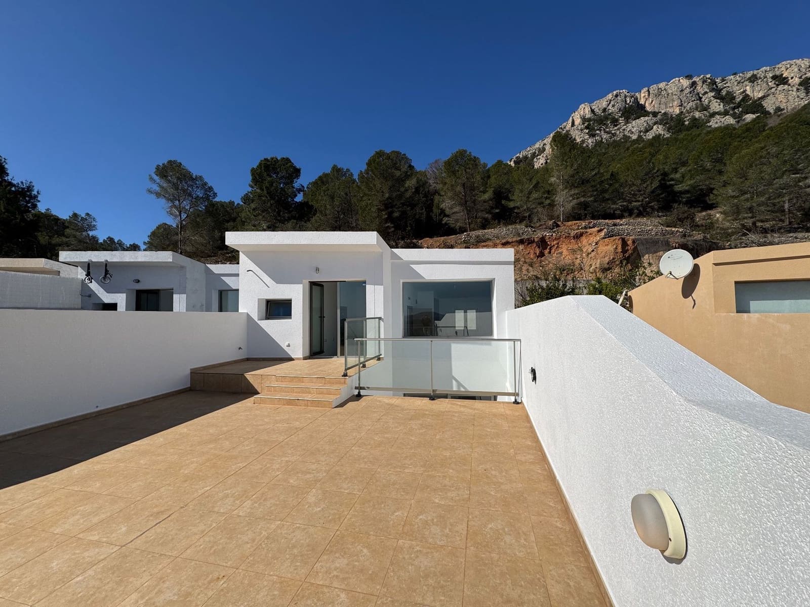 5 makuuhuone Bungalow myytävänä paikassa Calpe / Calp mukana uima-altaan 
autotalli - 568 500 € (Ref: 9751576)