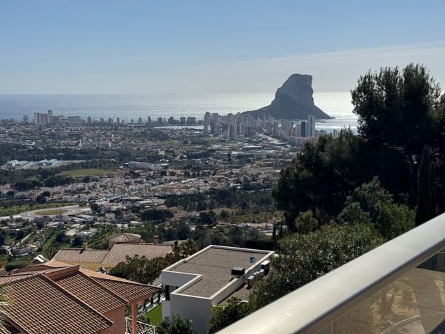 5 makuuhuone Bungalow myytävänä paikassa Calpe / Calp mukana uima-altaan 
autotalli - 568 500 € (Ref: 9751576)