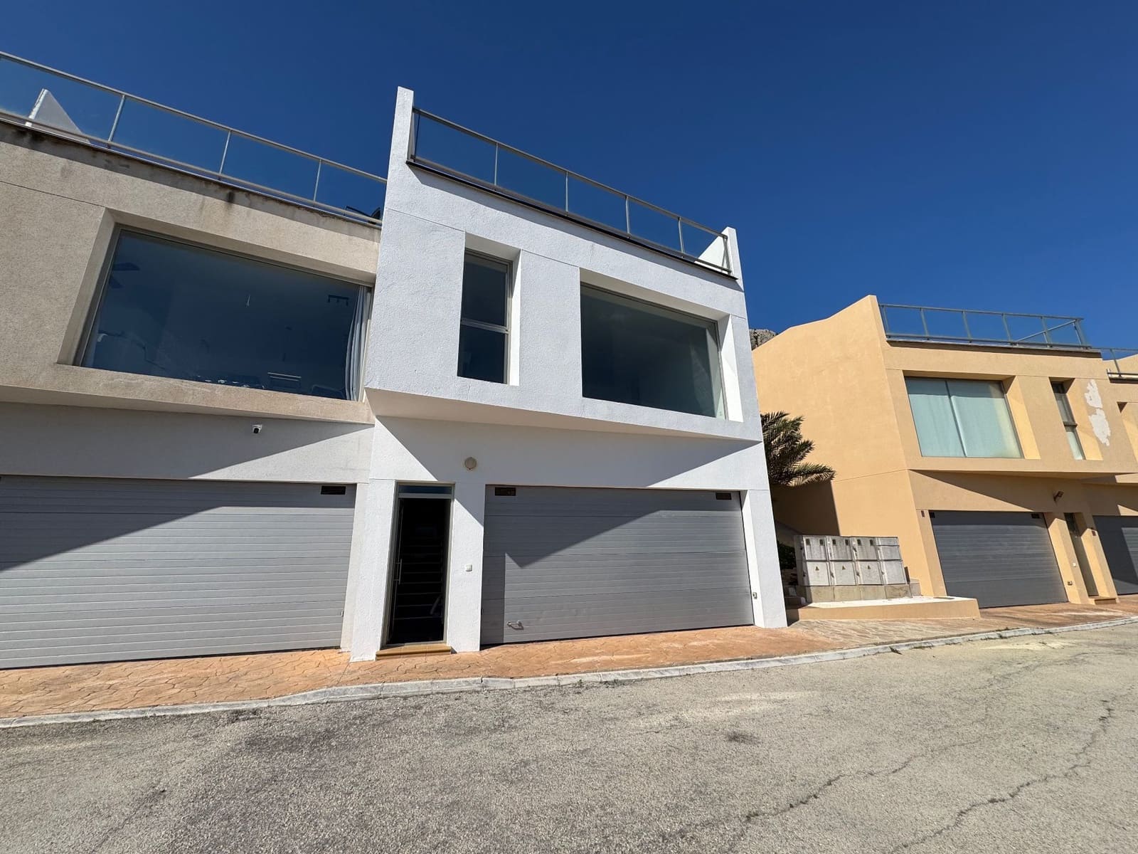 5 makuuhuone Bungalow myytävänä paikassa Calpe / Calp mukana uima-altaan 
autotalli - 568 500 € (Ref: 9751576)