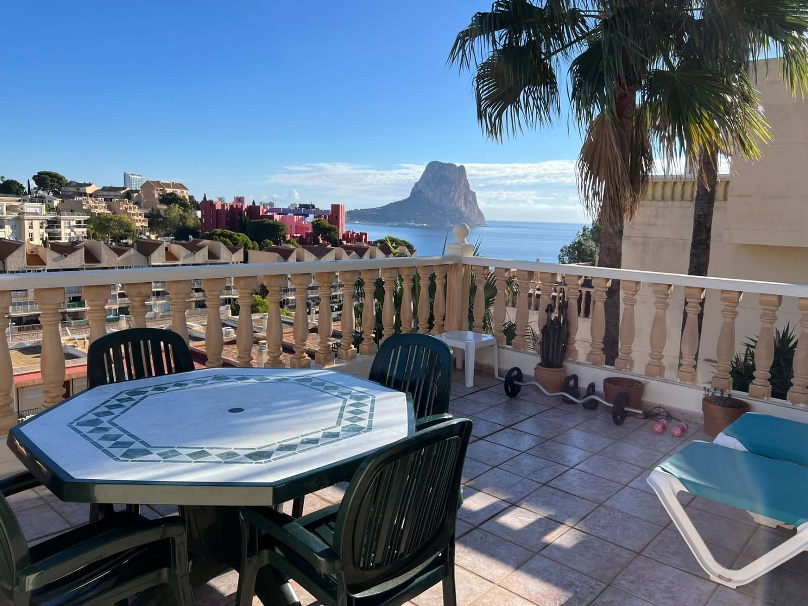 2 sovrum Lägenhet att hyra i Calpe / Calp med garage - 1 300 € (Ref: 9751577)