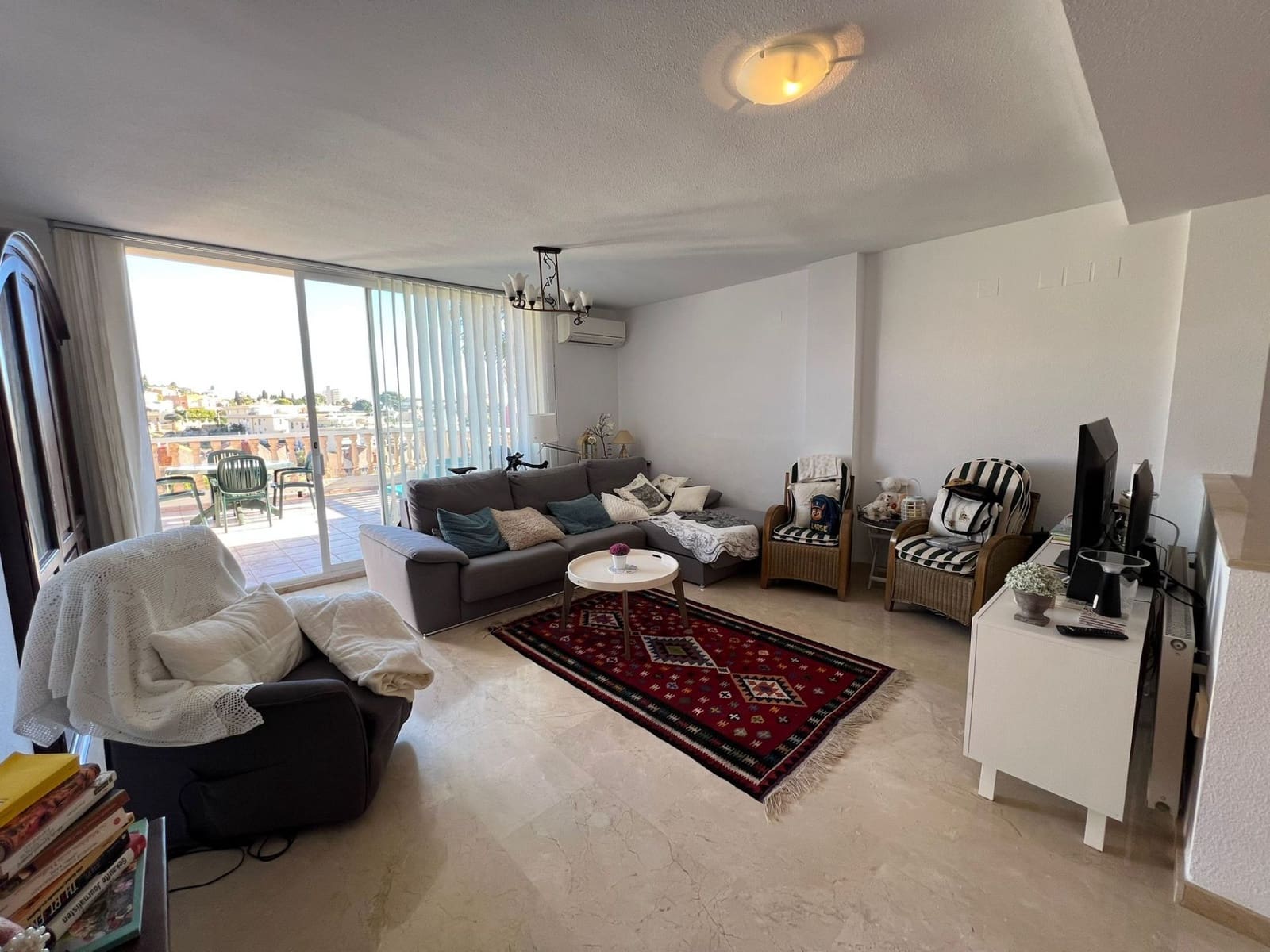 2 sovrum Lägenhet att hyra i Calpe / Calp med garage - 1 300 € (Ref: 9751577)