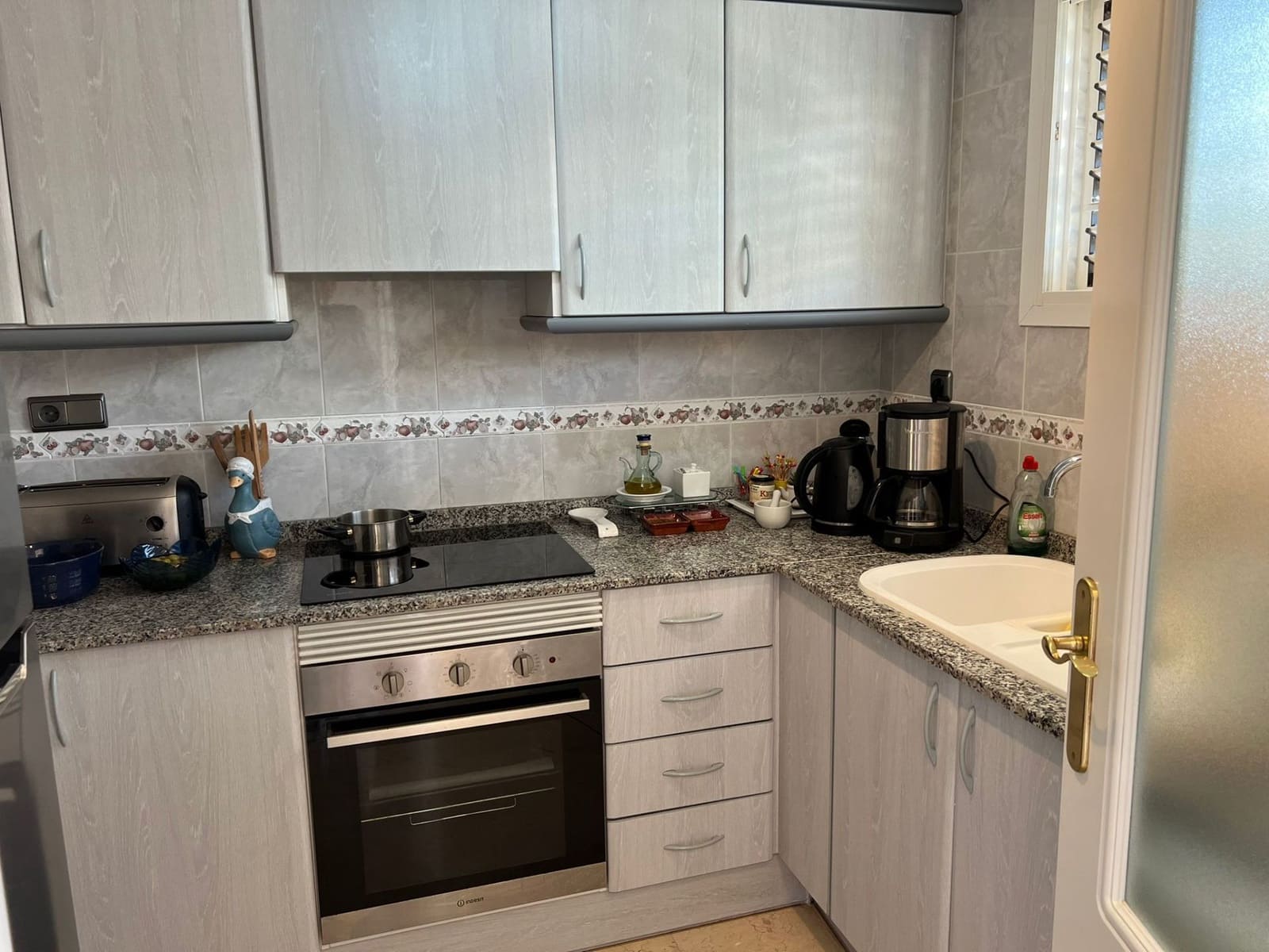 2 sovrum Lägenhet att hyra i Calpe / Calp med garage - 1 300 € (Ref: 9751577)