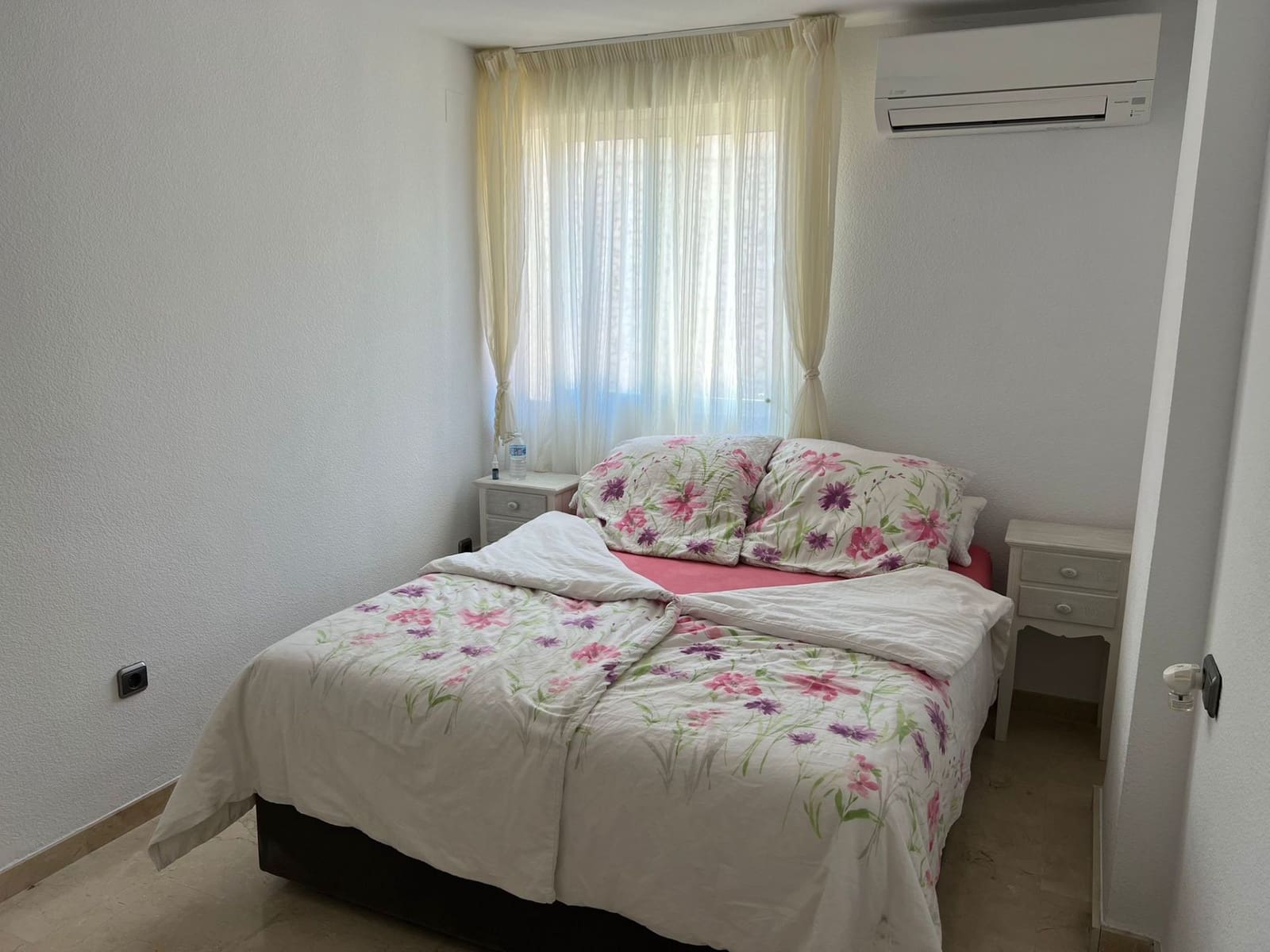 2 sovrum Lägenhet att hyra i Calpe / Calp med garage - 1 300 € (Ref: 9751577)