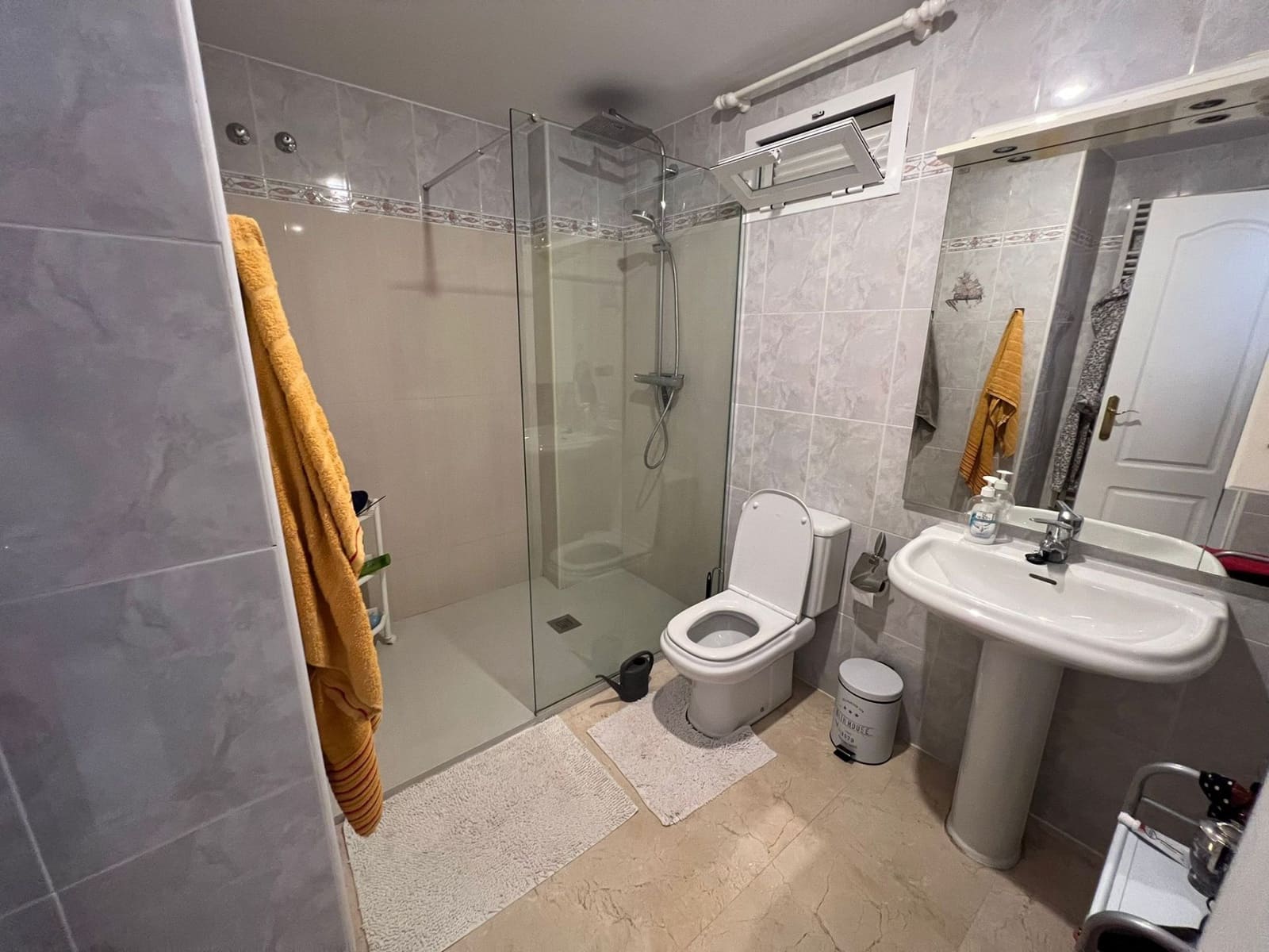 2 sovrum Lägenhet att hyra i Calpe / Calp med garage - 1 300 € (Ref: 9751577)