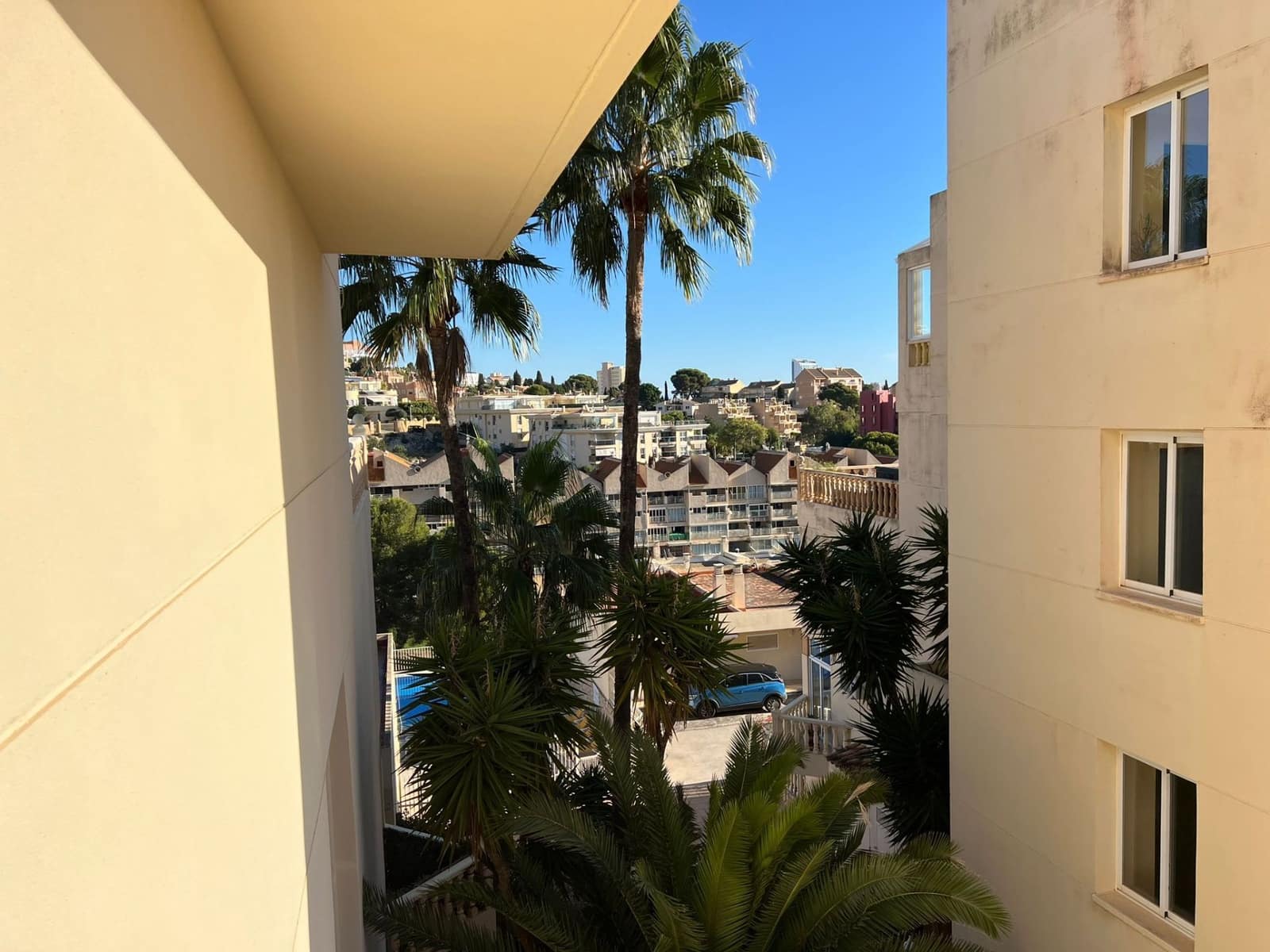 2 sovrum Lägenhet att hyra i Calpe / Calp med garage - 1 300 € (Ref: 9751577)