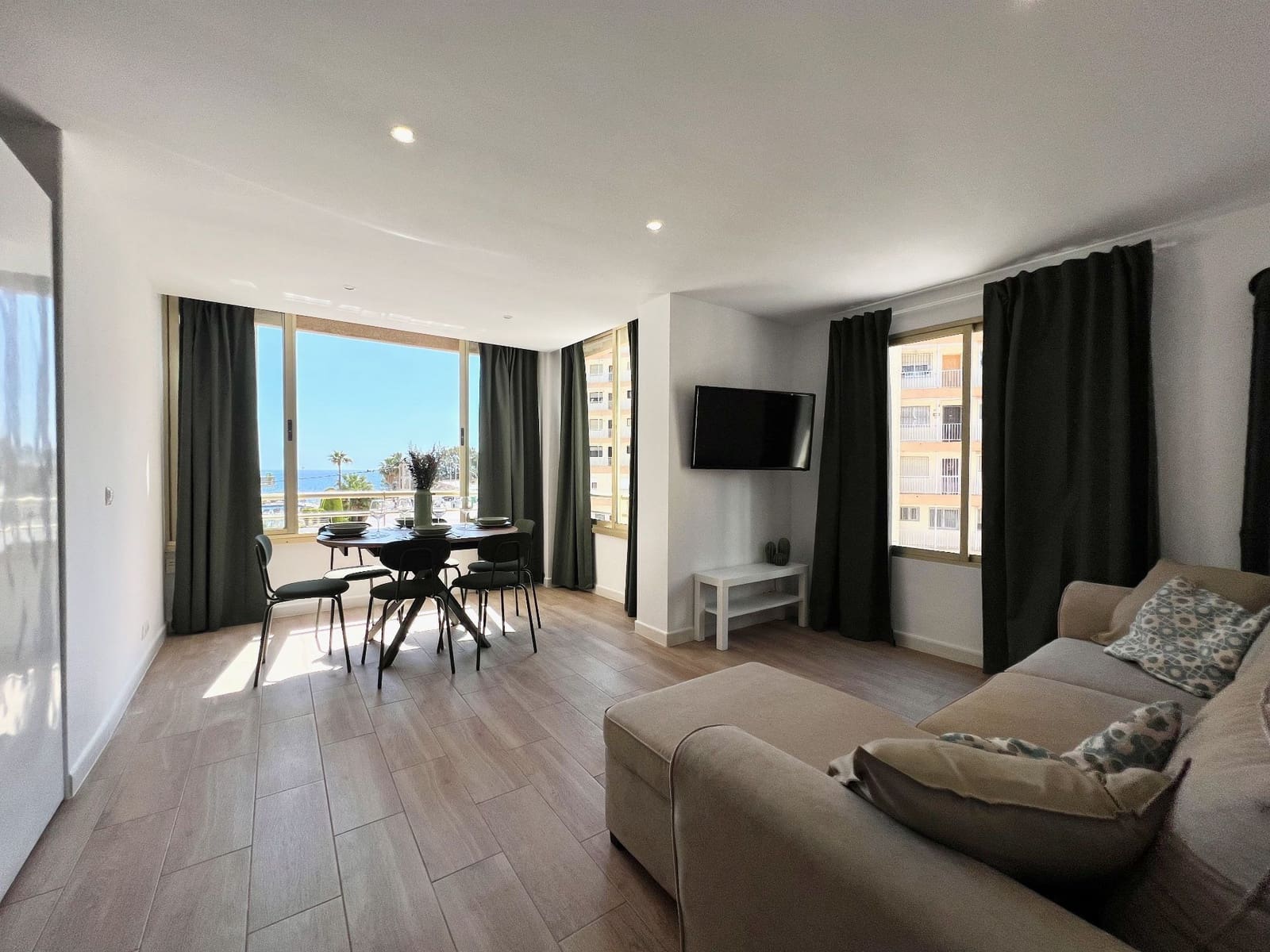 2 soverom Leilighet til leie i Calpe / Calp med svømmebasseng - € 875 (Ref: 9794041)