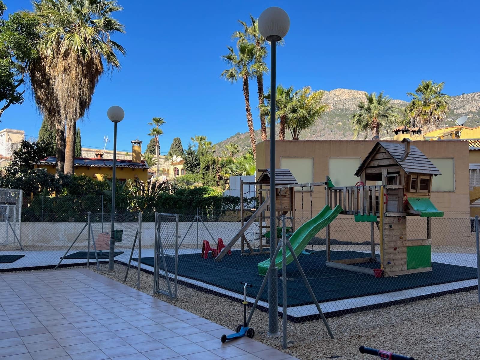 2 bedroom Apartment for sale in Calpe / Calp with pool garage - € 320,000 (Ref: 9830617)