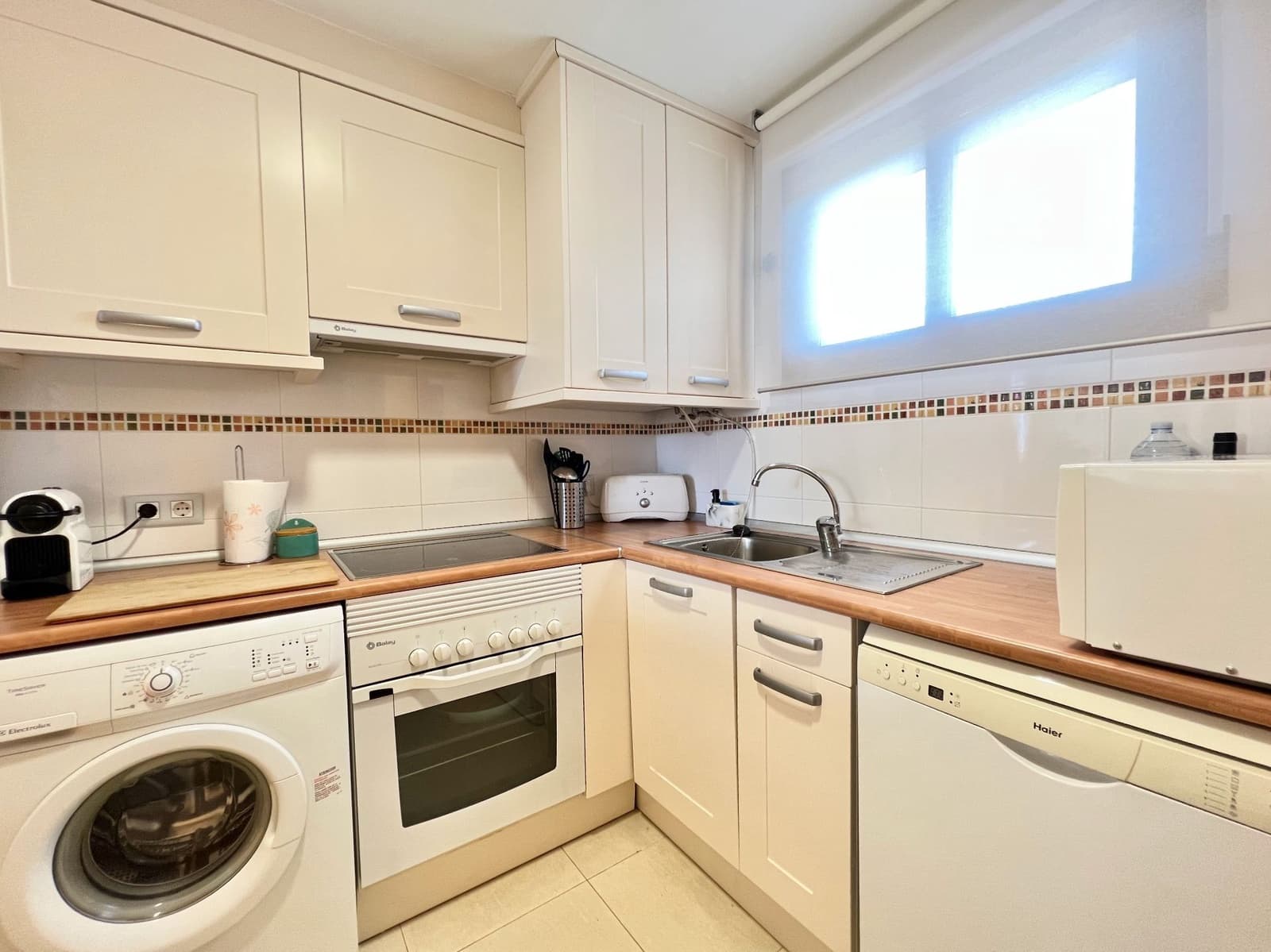 2 soverom Leilighet til leie i Calpe / Calp med svømmebasseng garasje - € 850 (Ref: 9866447)
