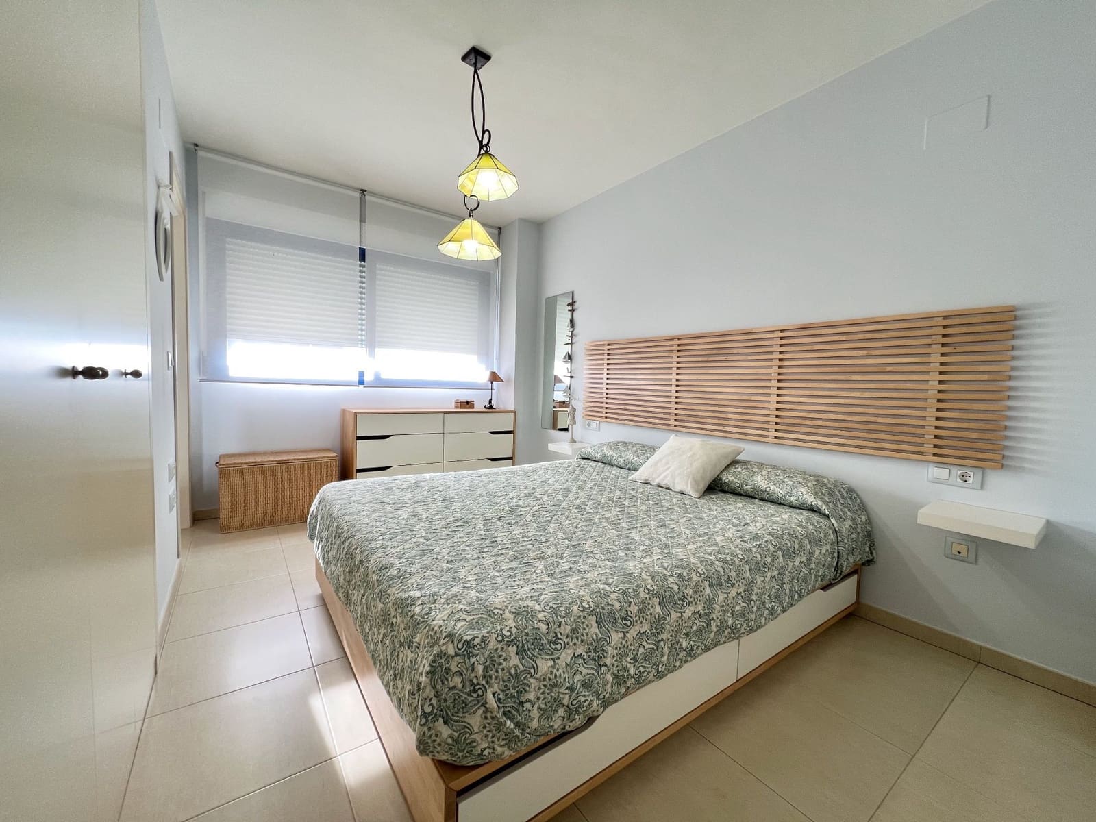 2 soverom Leilighet til leie i Calpe / Calp med svømmebasseng garasje - € 850 (Ref: 9866447)