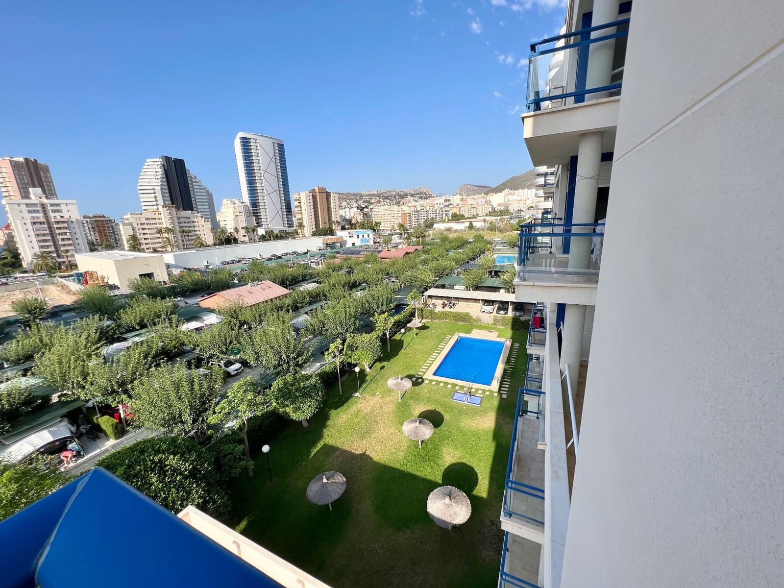 2 soverom Leilighet til leie i Calpe / Calp med svømmebasseng garasje - € 850 (Ref: 9866447)