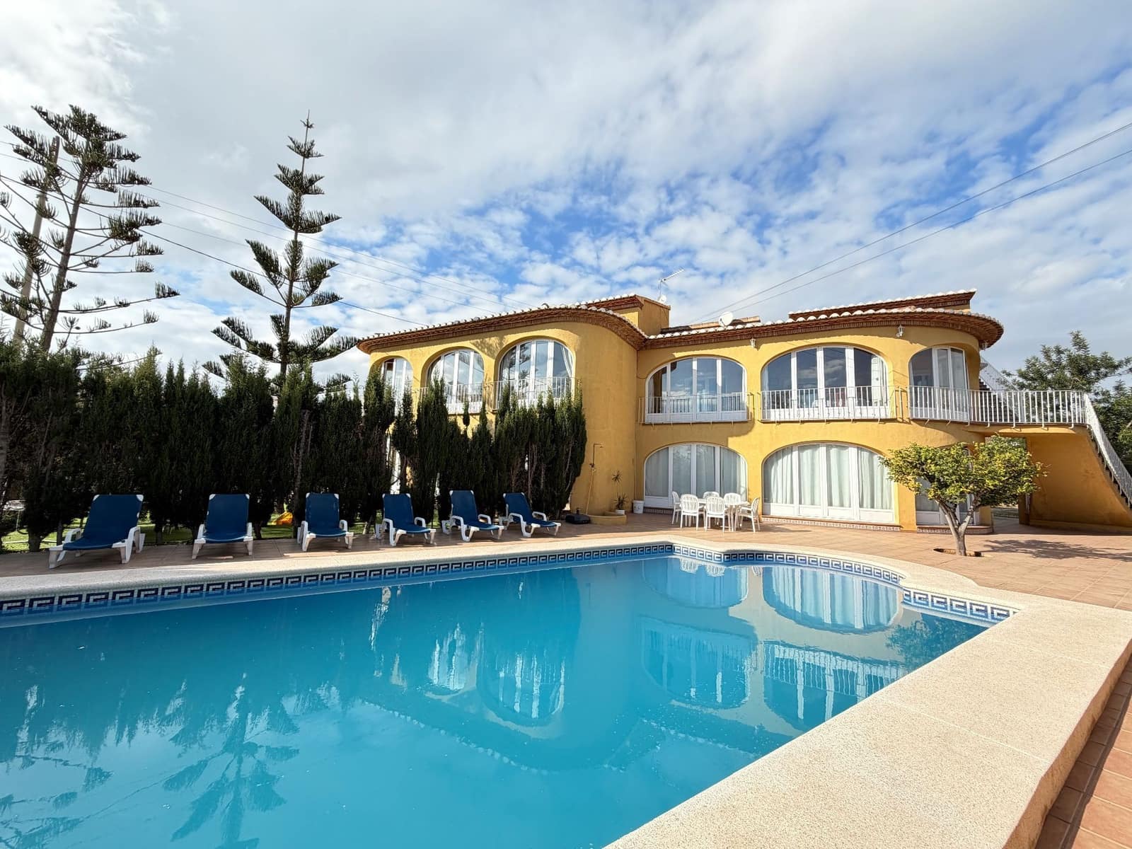 3 bedroom Villa for rent in Calpe / Calp with pool garage - € 1,500 (Ref: 9961932)