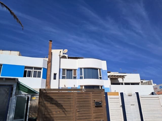 3 slaapkamer Penthouse te koop in Puerto del Rosario met garage - € 350.000 (Ref: 10154031)