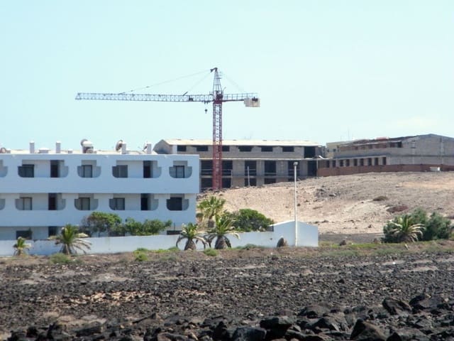 Rakentamaton maa myytävänä paikassa Caleta de Fuste, Antigua - 1 428 361 € (Ref: 3835446)