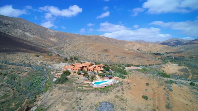 16 soveværelse Finca/Landehus til salg i Betancuria med swimmingpool garage - € 2.950.000 (Ref: 3835453)