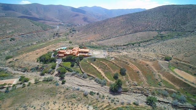 16 soveværelse Finca/Landehus til salg i Betancuria med swimmingpool garage - € 2.950.000 (Ref: 3835453)