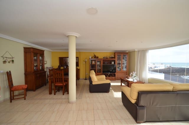 3 slaapkamer Appartement te koop in Puerto Lajas, Puerto del Rosario - € 480.000 (Ref: 4525214)