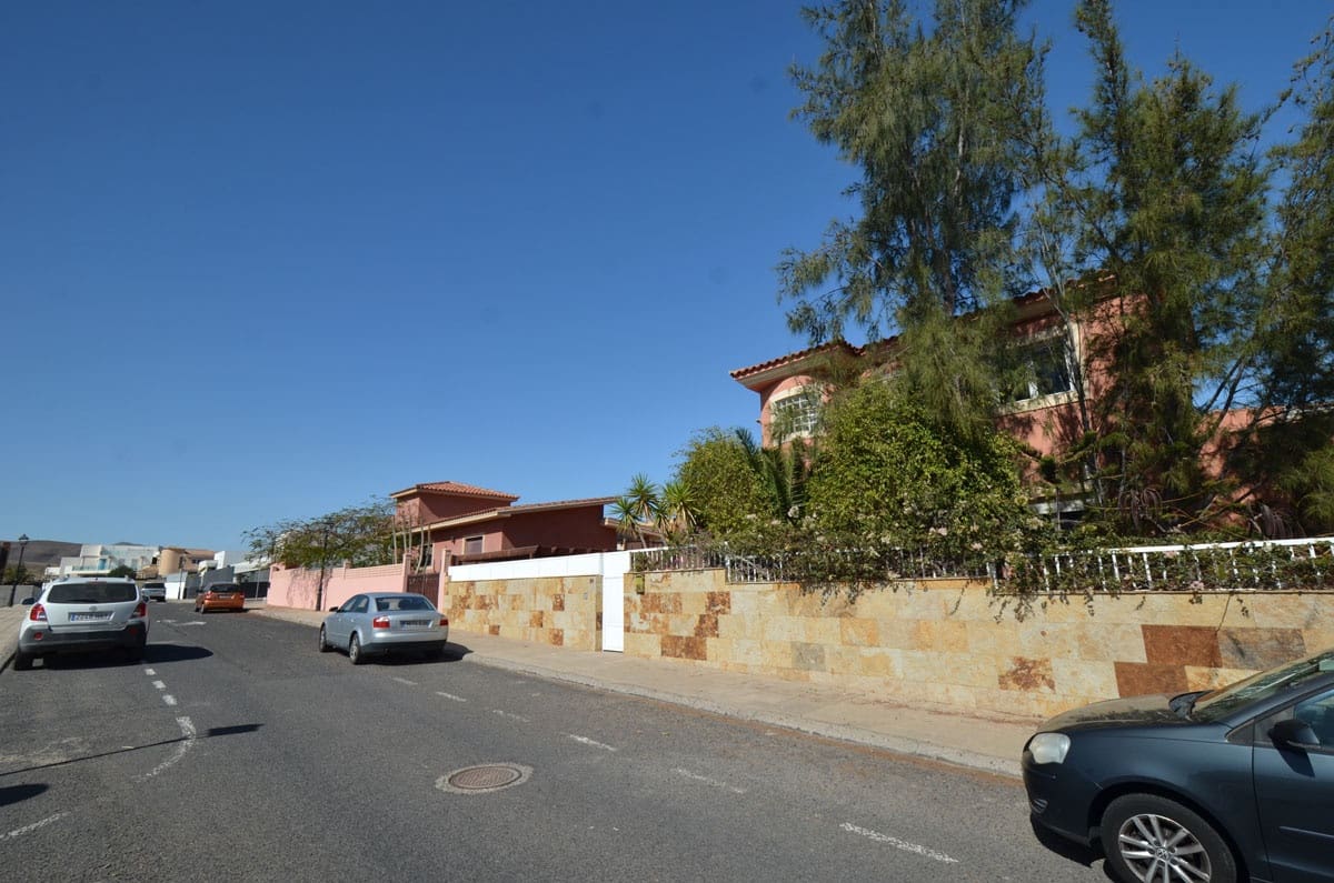 6 soveværelse Villa til salg i Puerto del Rosario med swimmingpool garage - € 590.000 (Ref: 5899498)