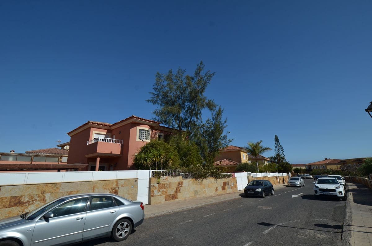 6 soveværelse Villa til salg i Puerto del Rosario med swimmingpool garage - € 590.000 (Ref: 5899498)