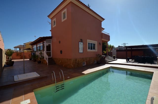 6 chambre Villa/Maison à vendre à Puerto del Rosario avec piscine garage - 590 000 € (Ref: 5899498)