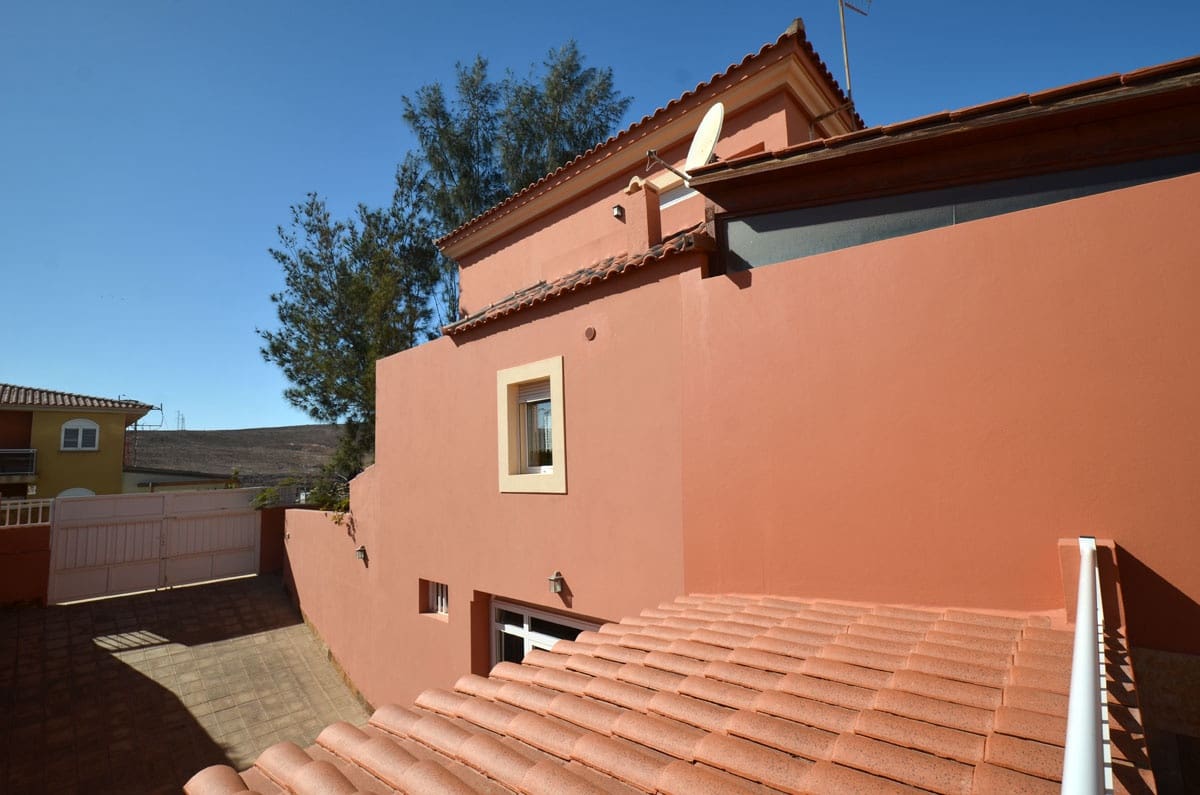 6 soveværelse Villa til salg i Puerto del Rosario med swimmingpool garage - € 590.000 (Ref: 5899498)