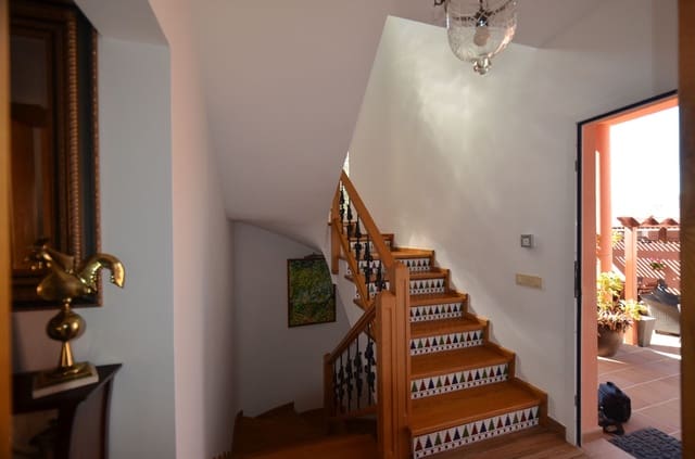 6 chambre Villa/Maison à vendre à Puerto del Rosario avec piscine garage - 590 000 € (Ref: 5899498)