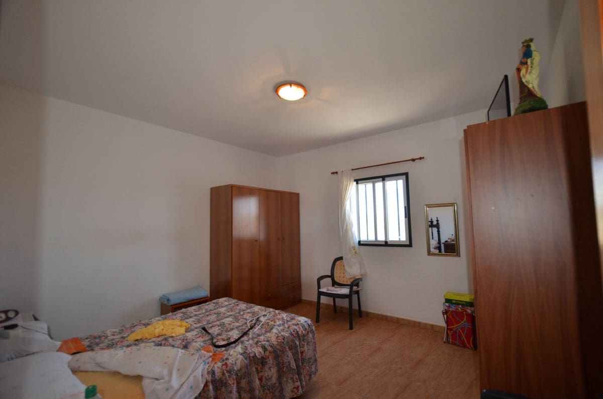 6 soveværelse Finca/Landehus til salg i Gran Tarajal med garage - € 950.000 (Ref: 6977656)