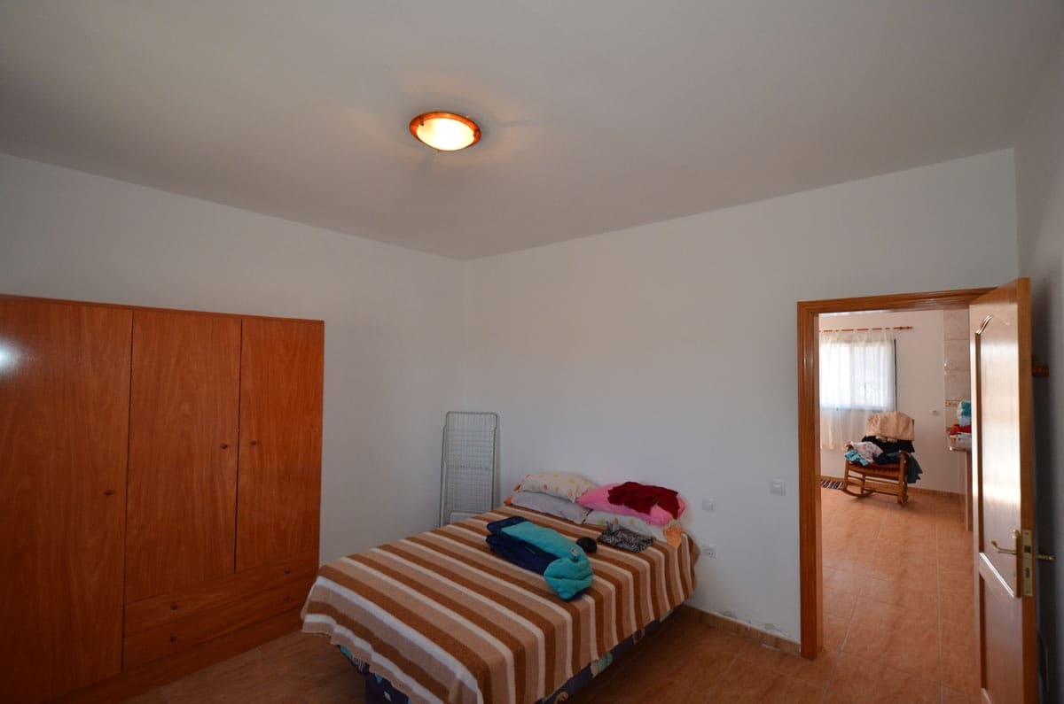 6 soveværelse Finca/Landehus til salg i Gran Tarajal med garage - € 950.000 (Ref: 6977656)