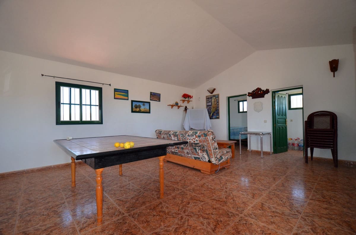 6 soveværelse Finca/Landehus til salg i Gran Tarajal med garage - € 950.000 (Ref: 6977656)