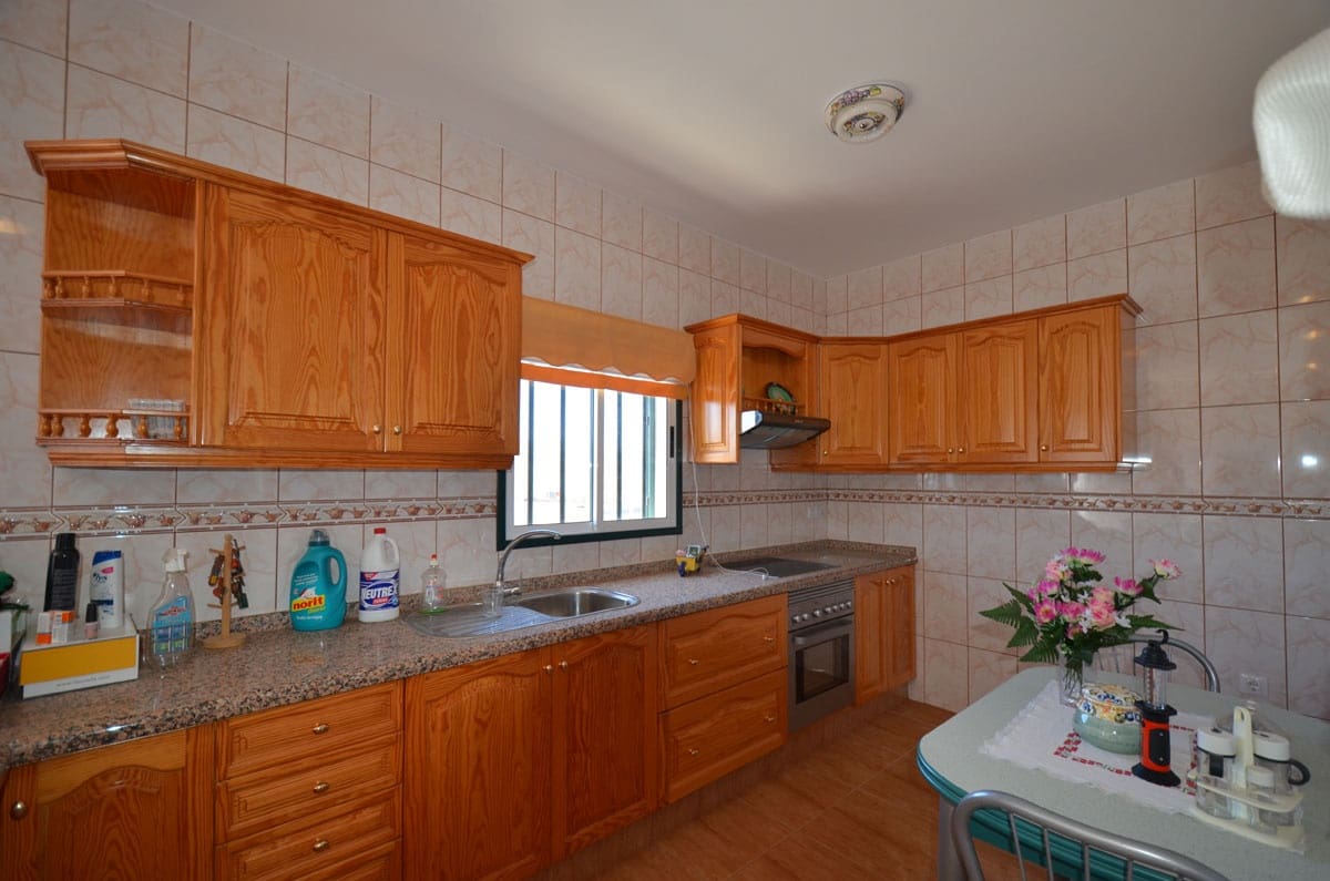 6 soveværelse Finca/Landehus til salg i Gran Tarajal med garage - € 950.000 (Ref: 6977656)