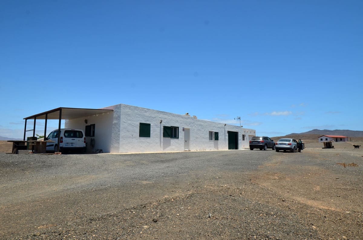 6 soveværelse Finca/Landehus til salg i Gran Tarajal med garage - € 950.000 (Ref: 6977656)