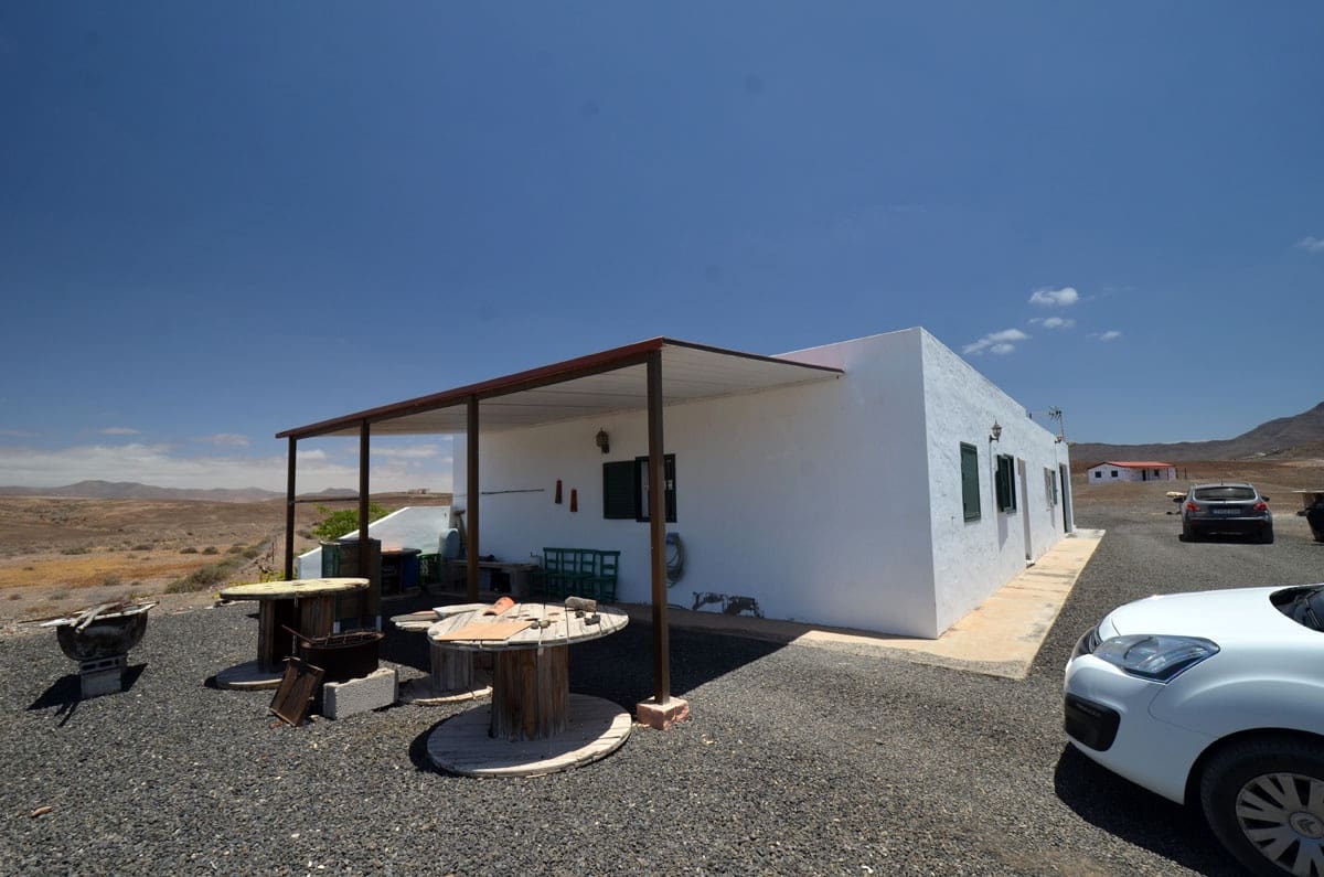 6 soveværelse Finca/Landehus til salg i Gran Tarajal med garage - € 950.000 (Ref: 6977656)