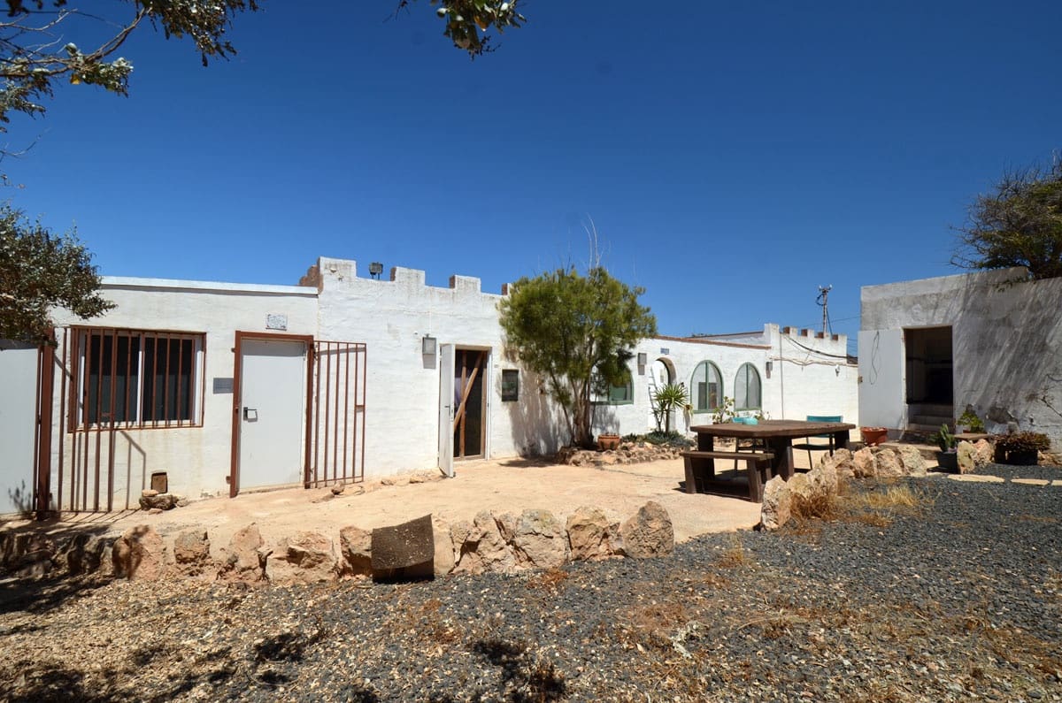 2 soveværelse Finca/Landehus til salg i Los Estancos med garage - € 360.000 (Ref: 7654772)