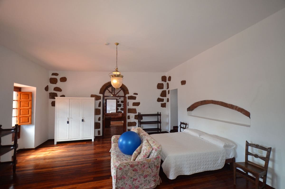 5 soveværelse Finca/Landehus til salg i Tetir med swimmingpool garage - € 1.260.000 (Ref: 7819515)